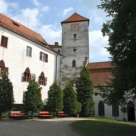 U Lesa - Vranovska Prehrada *